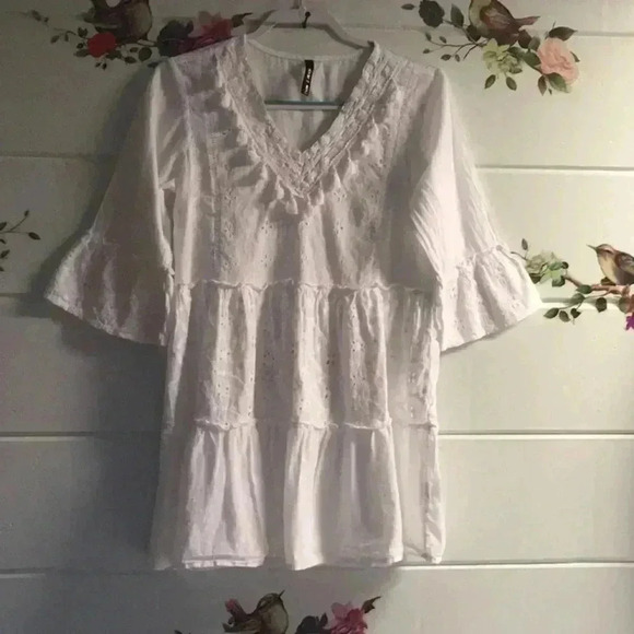 Women’s blouse size medium - Picture 1 of 4